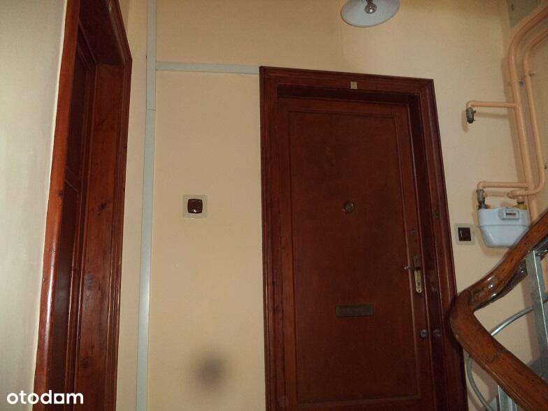 Mała kamienica do remontu-3