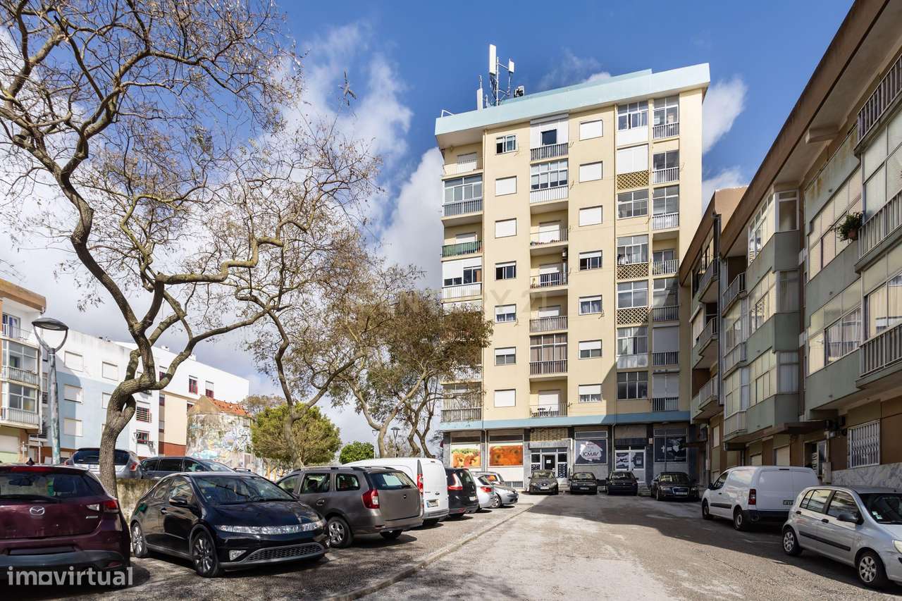 Apartamento T2 Remodelado - Setúbal-1