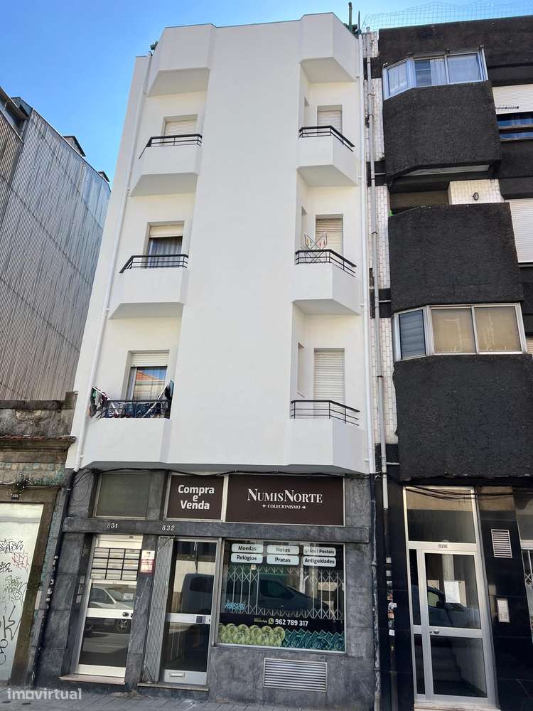 T1 Porto  Rua da Alegria    Metro Marquês  Remodelado e Mobilado-29