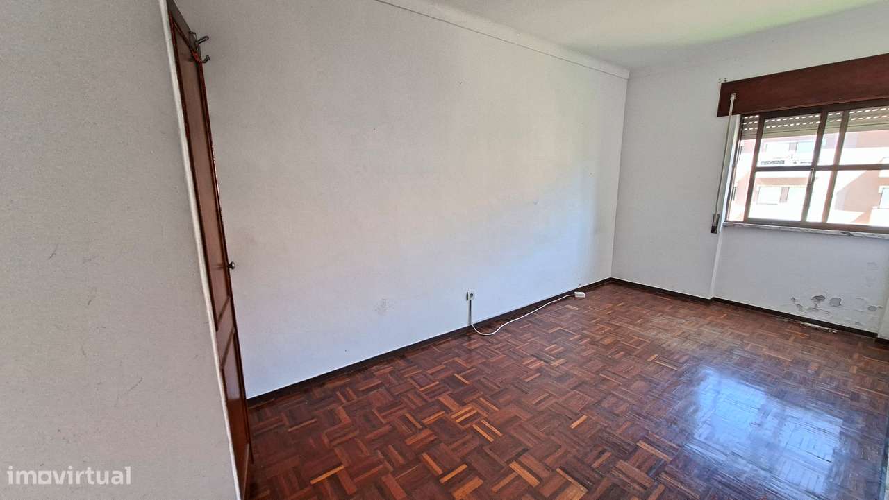 Apartamento T3 97m2 centro da Moita-9