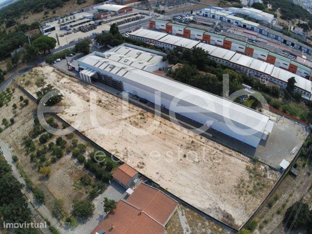 Terreno Industrial para venda em Setúbal-0