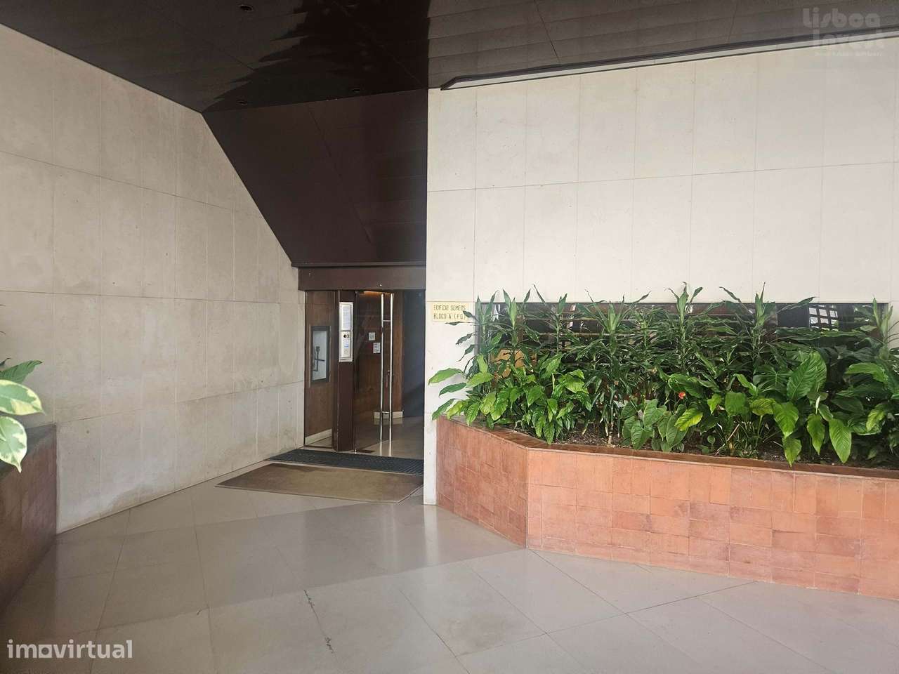 Arrendo T3 Com Terraços Vista magnifica estacionamento e Arrecadação - Grande imagem: 5/35