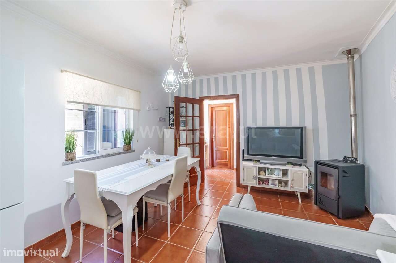 Moradia em Banda T2 / Covilhã, Peso-2