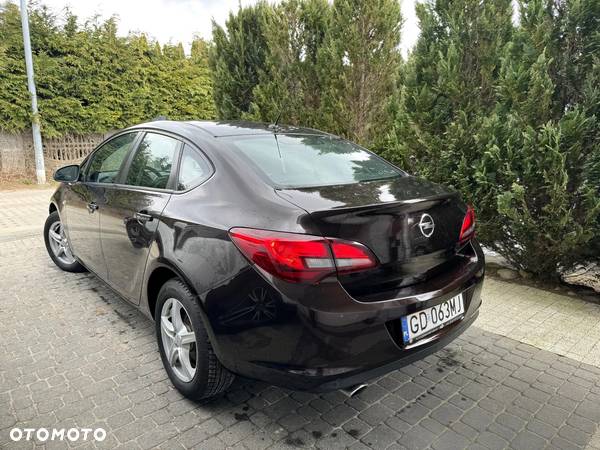 Opel Astra IV 1.4 T Business S&S EU6 - 3