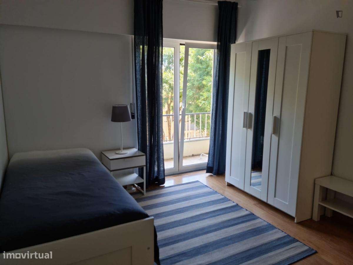 Quarto - localizado em Oeiras Lisbon - Grande imagem: 5/7
