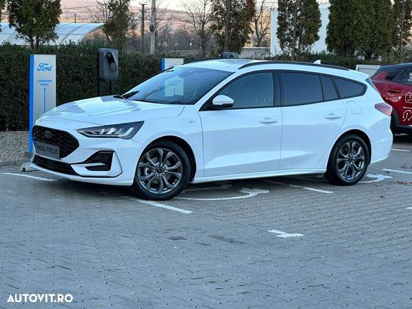 Ford Focus 1.0 EcoBoost MHEV ST-Line X - 2