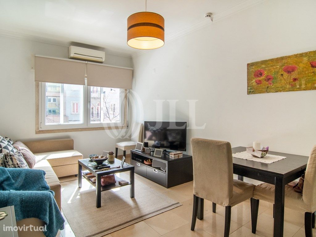 Apartamento T1 com garagem, na Almirante Reis, Lisboa