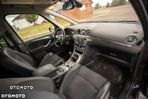 Ford Galaxy 2.2 TDCi Ghia - 24