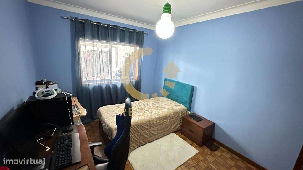 Apartamento T2 (Av da Carvalha - Rio Tinto)-14