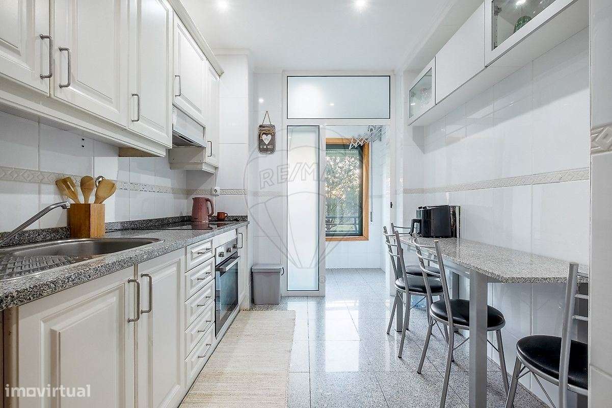 APARTAMENTO T3 C/VARANDA - S.Mamede Infesta - Grande imagem: 4/17