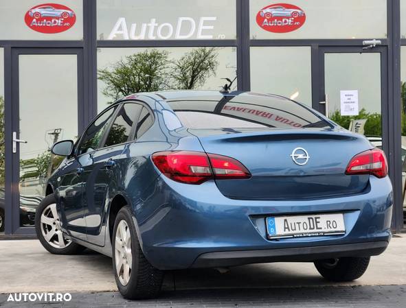 Opel Astra - 3