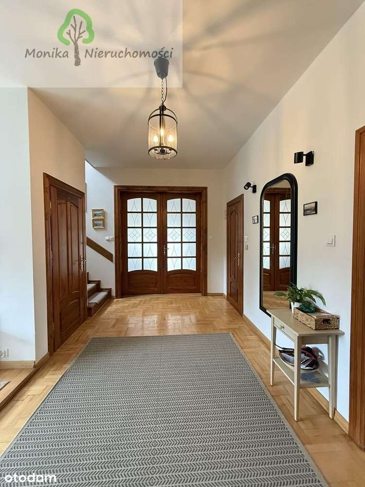 Dom jednorodzinny z lokalem usługowym - blisko par-11