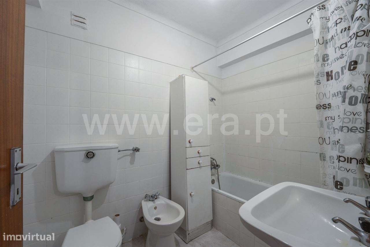 Apartamento T2; Laranjeiro-11