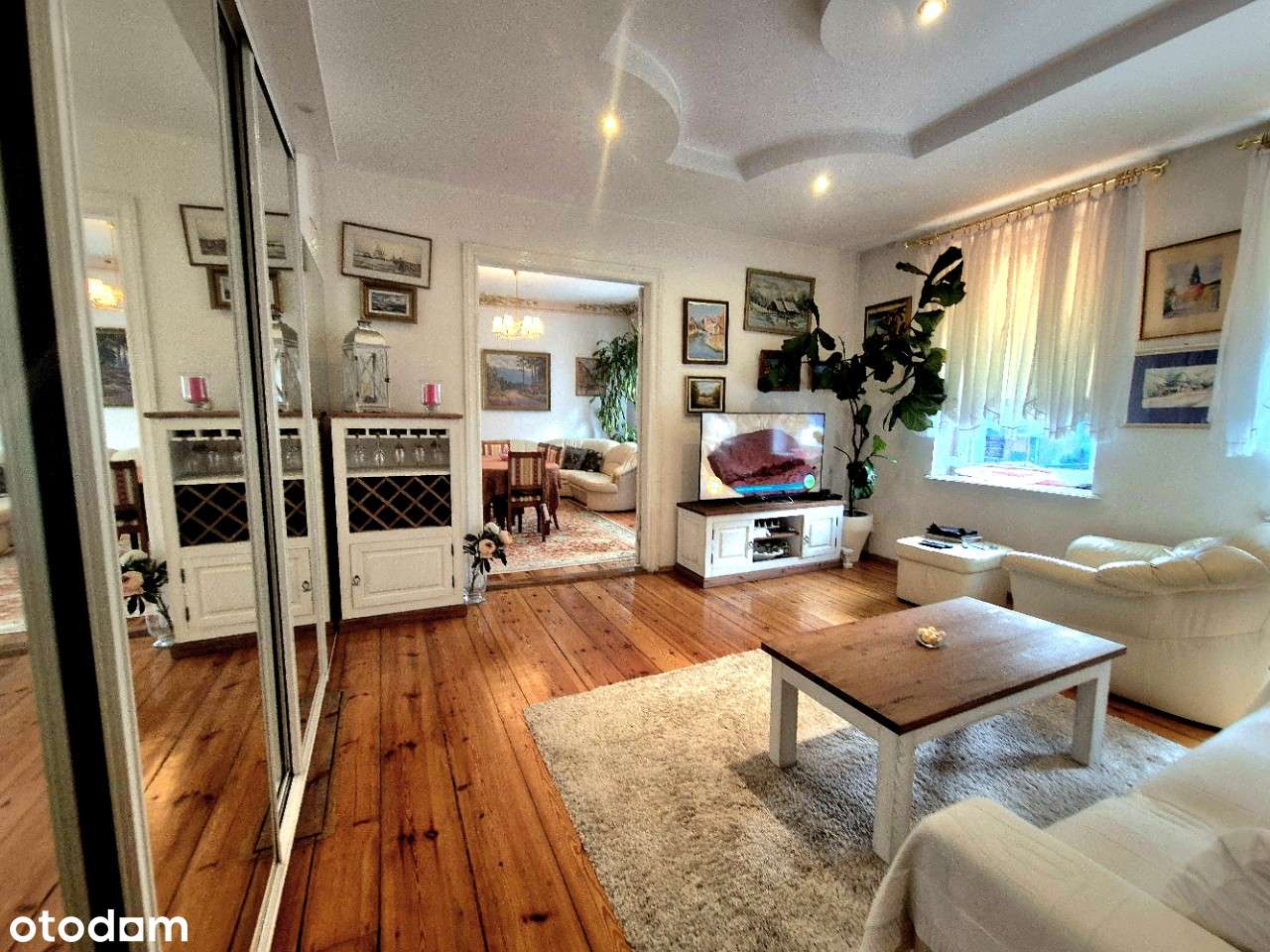 Klimatyczne mieszkanie 4 pok. mieszkanie w kamienicy.-2