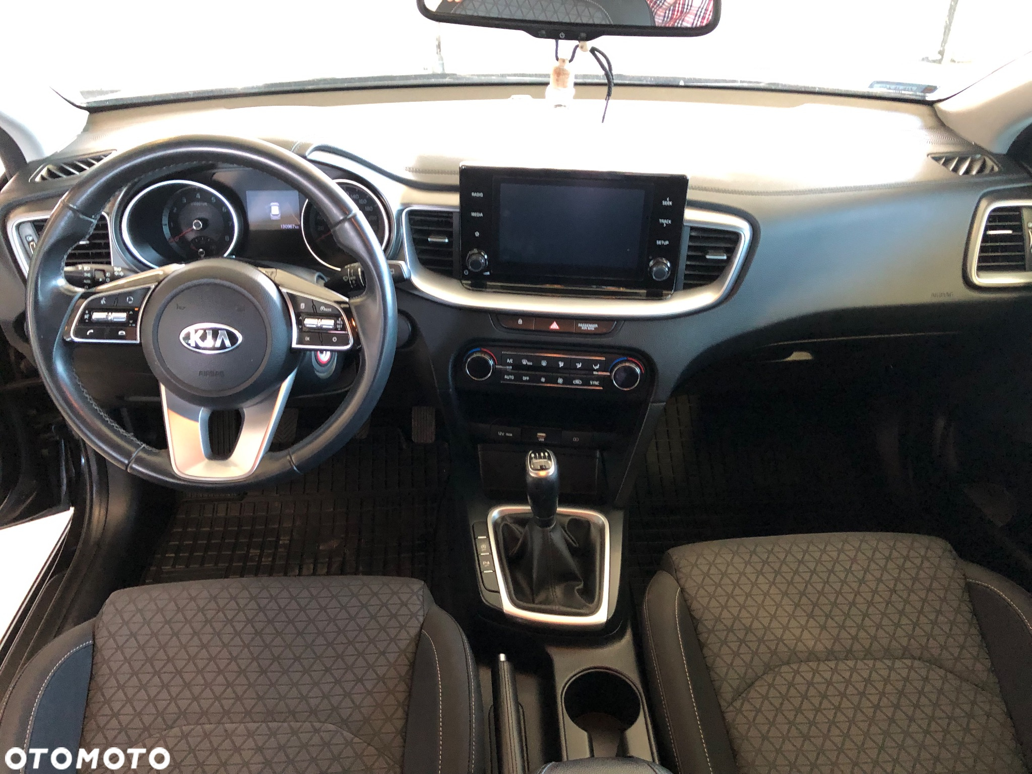 Kia Ceed 1.4 T-GDI M - 9