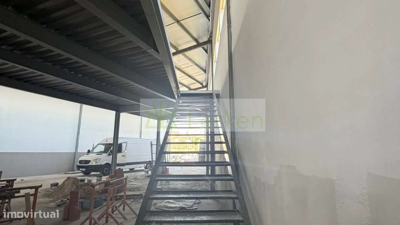 Armazém 1068 m² | Z. Industrial de Santo Tirso | Venda ou Arrendamento - Grande imagem: 4/9