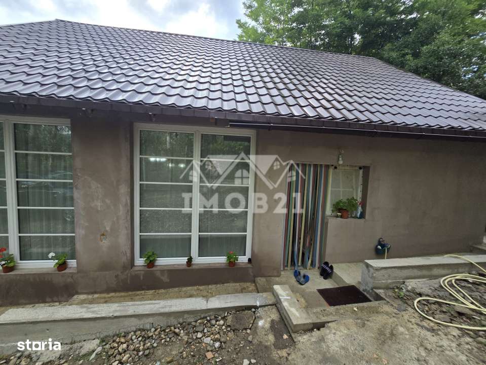 Vanzare Casa cu 3 camere si teren de 4000 mp in Soimari-Prahova-8