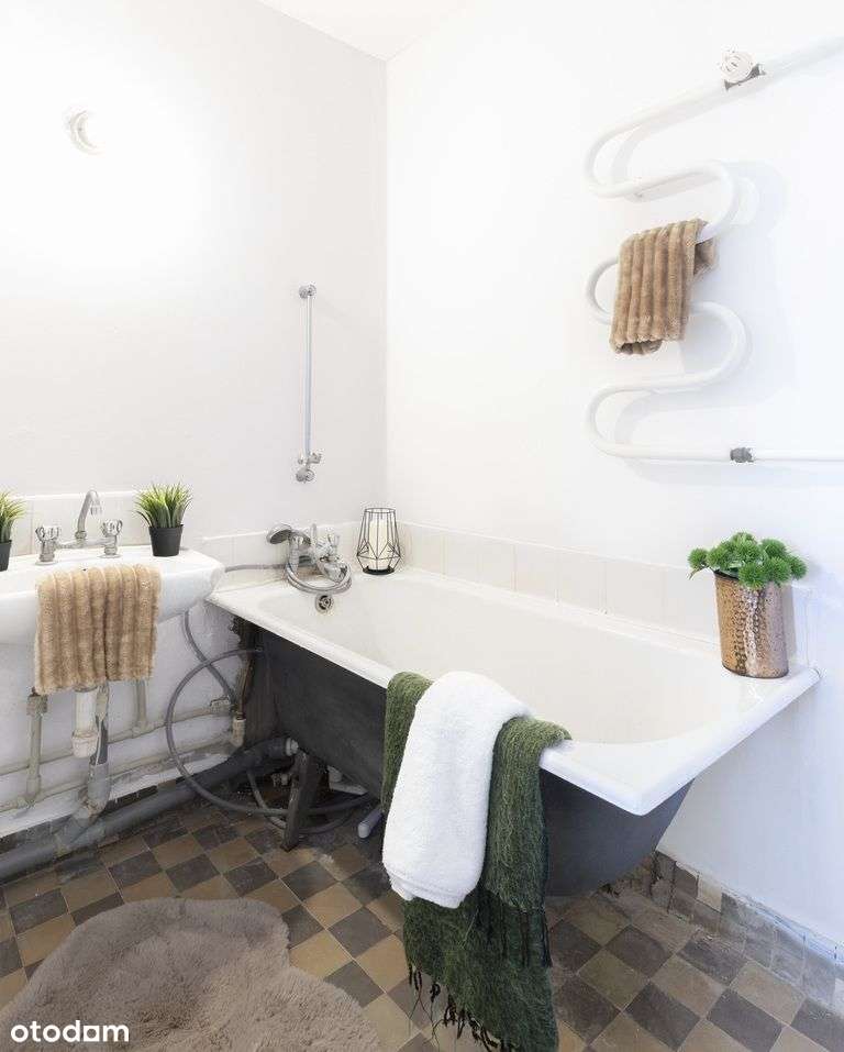 Ciche, jasne mieszkanie do remontu-6