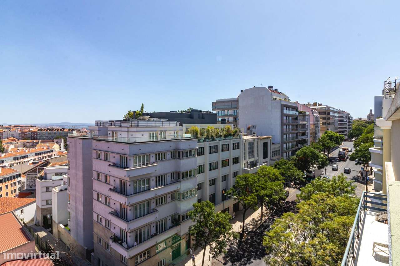 Penthouse com terraço de 28m2 junto ao metro no Rato-29