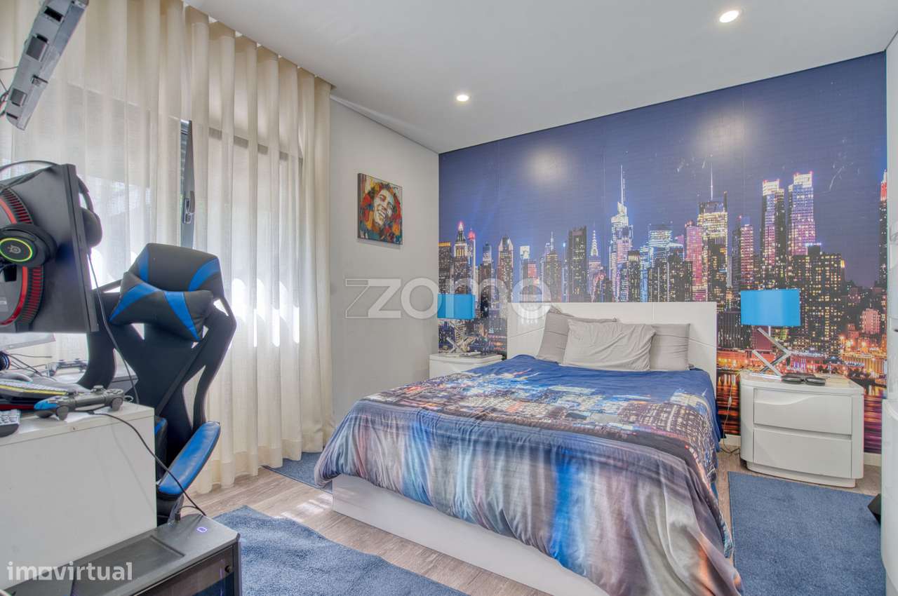 Moradia T4 com Jardim na Ramada-17