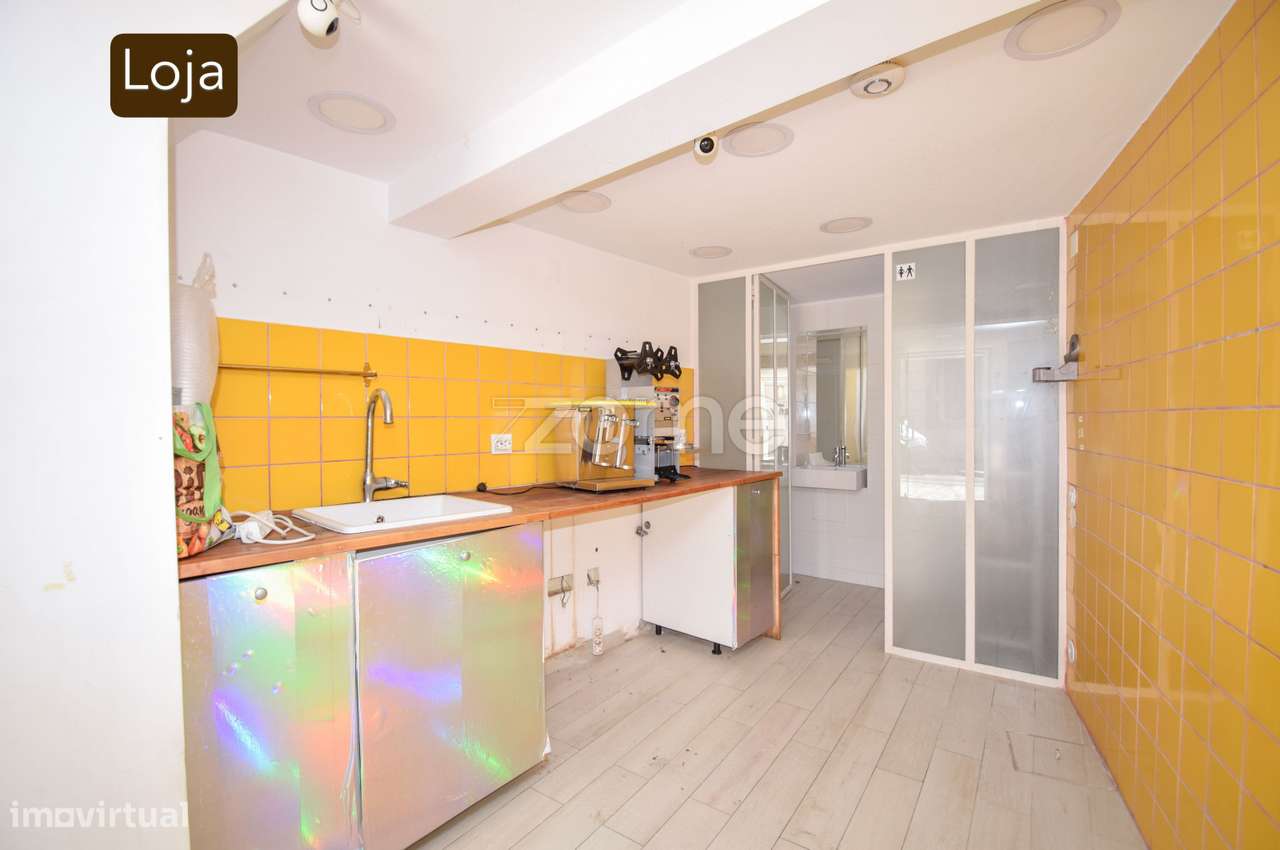 Loja em Exclusivo Totalmente na icónica Rua de São Bento - Grande imagem: 1/10