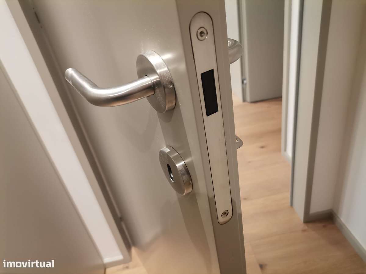 Novo T3 ÚLTIMO PISO de Luxo com TERRAÇO  - Vistas desafogadas-8