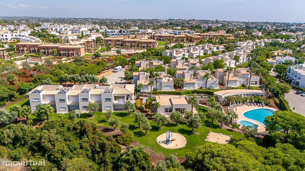 Conforto e Exclusividade: Moradia em Condomínio Privado-33