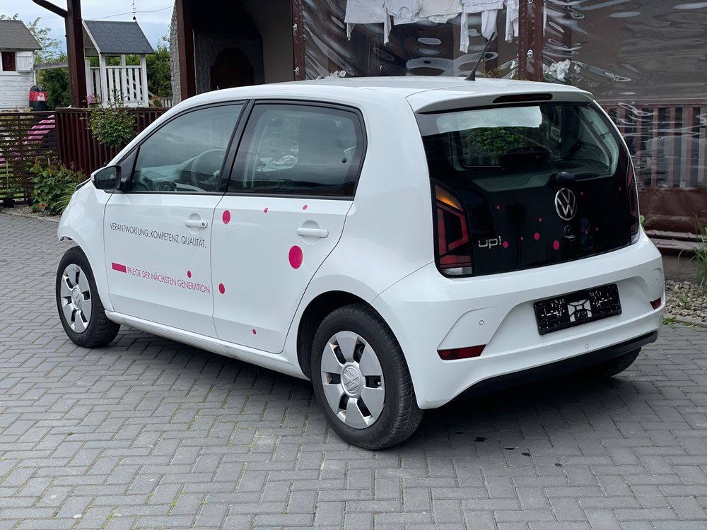 Volkswagen Up! white style 2021