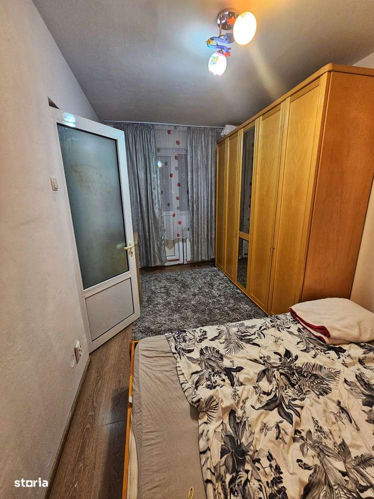 Apartament 2 camere – Central / Urlați – Etaj 2, balcon închis - Imagine principală: 3/12