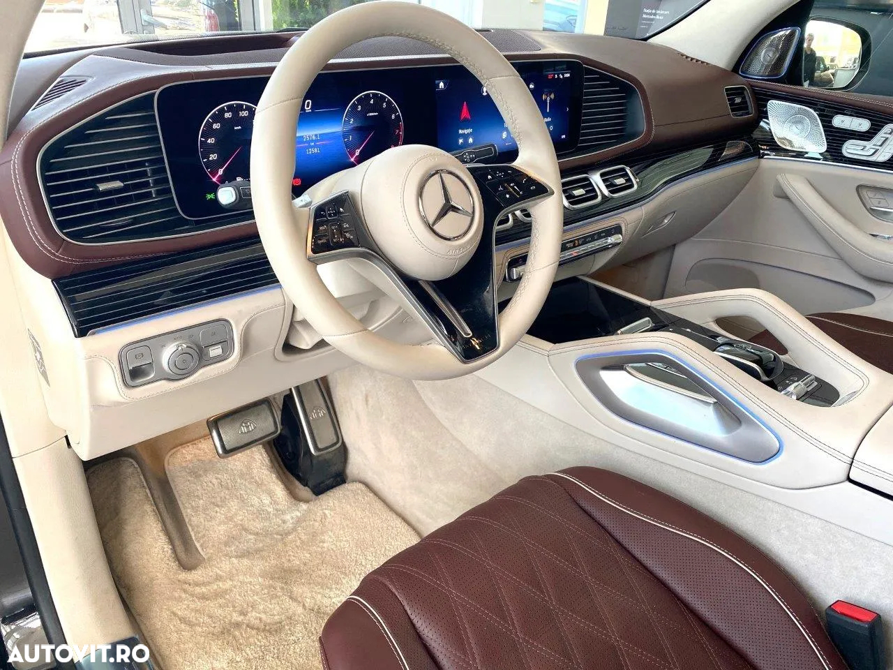 Mercedes-Benz GLS Maybach 600 4Matic 9G-TRONIC Premium Plus - 11