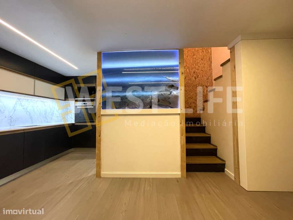 ARRECADAÇÃO convertida em T2 no CENTRO da vila - Localização privil... - Grande imagem: 4/17