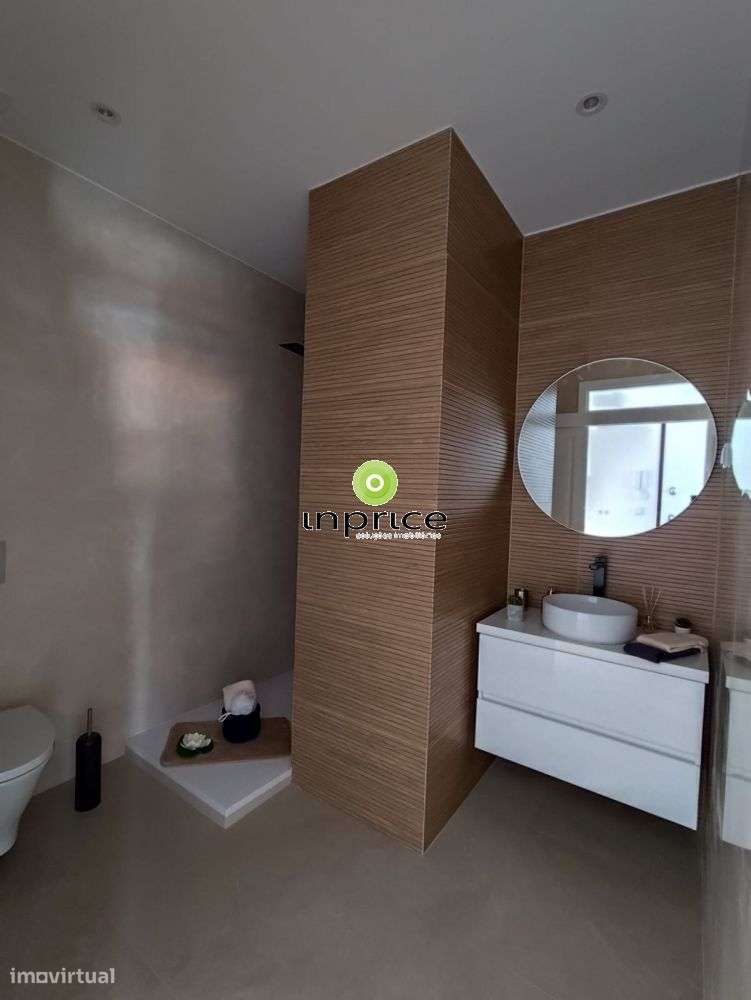 Apartamento T2 Penthouse com Vista Rio em São Vicente – Totalmente-15