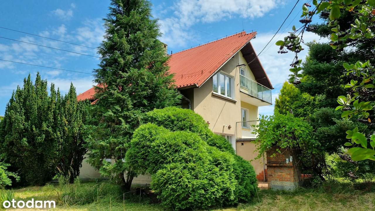 Dom pod Szyndzielnią z dobrą komunikacją.