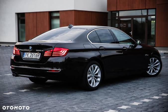 BMW Seria 5 520d xDrive Luxury Line - 10