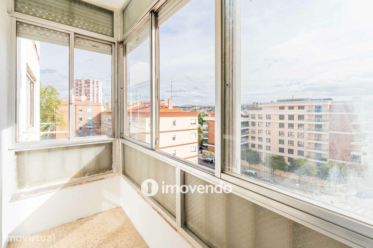 Apartamento T2 com áreas amplas, em Odivelas-31