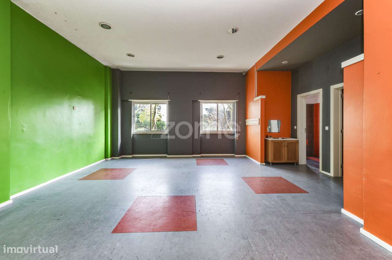 Loja com 234 m² | Dois pisos | Entrada independente | Monte Abraão - Grande imagem: 4/32