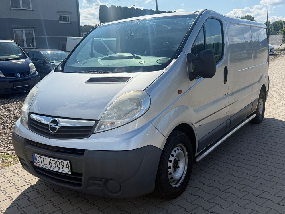 Opel Vivaro 2011