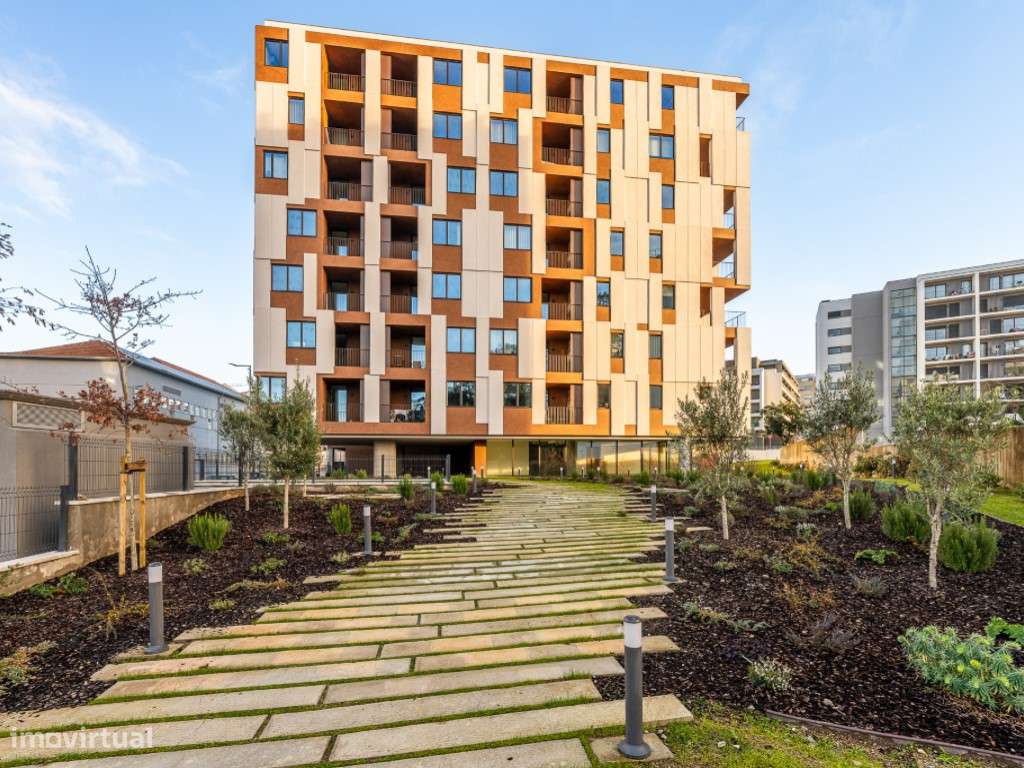 Apartamento T1 convertido em T2, inserido condomínio fechado - Empr...-29