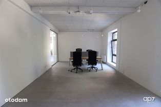 Pokój biurowy w stylowej przestrzeni
