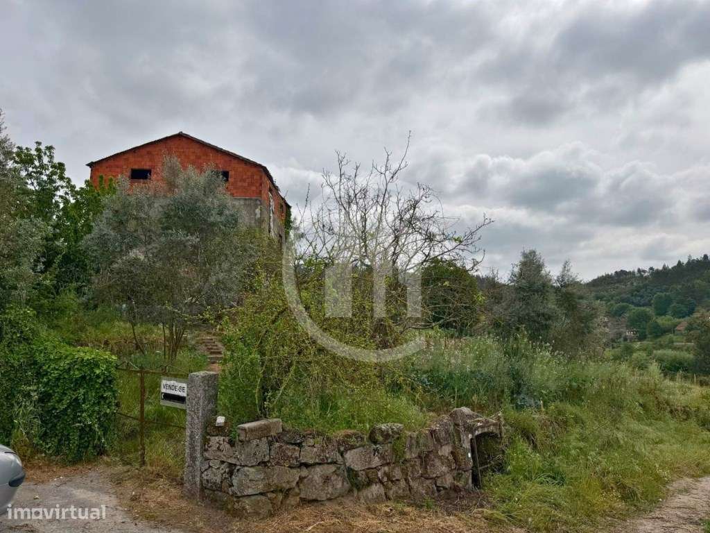 Terreno com construção - Vale da Loba, Beijós-1