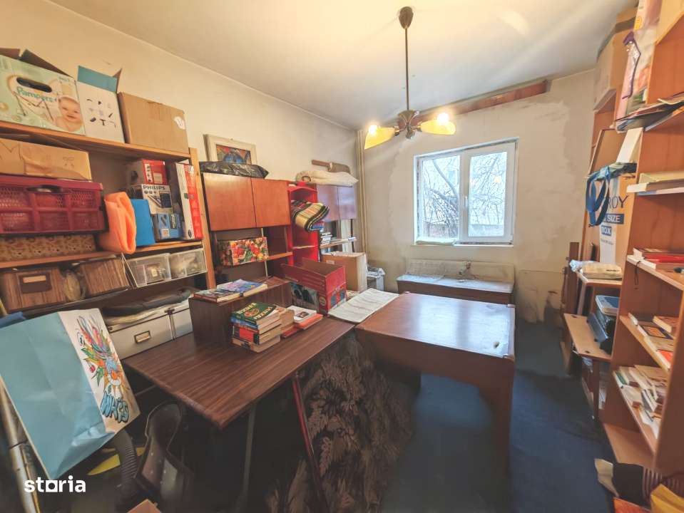 De Vanzare- Apartament Luminos, Decomandat cu Centrala Proprie-3