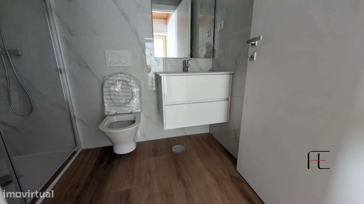 Moradia em Banda T1, Porto, Porto-8