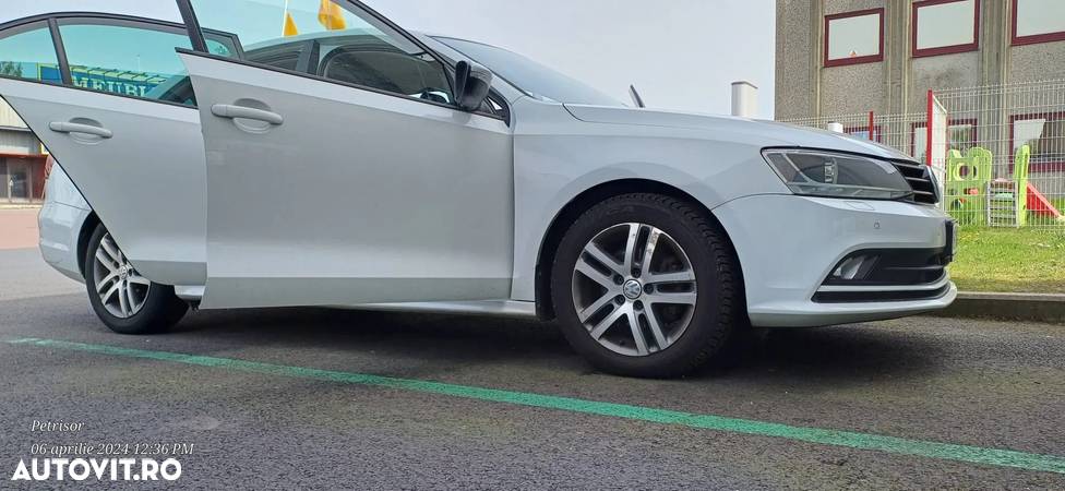 Volkswagen Jetta 2.0 TDI Comfortline - 7