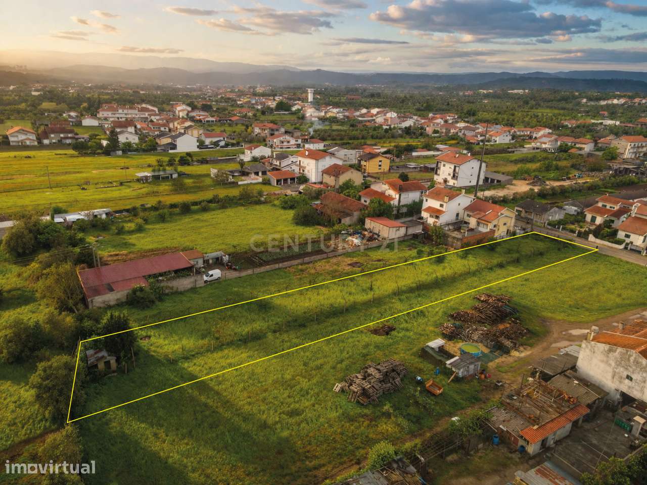 Terreno rústico em zona urbanizável, com 1.780 m² perto do centro da L - Grande imagem: 5/8