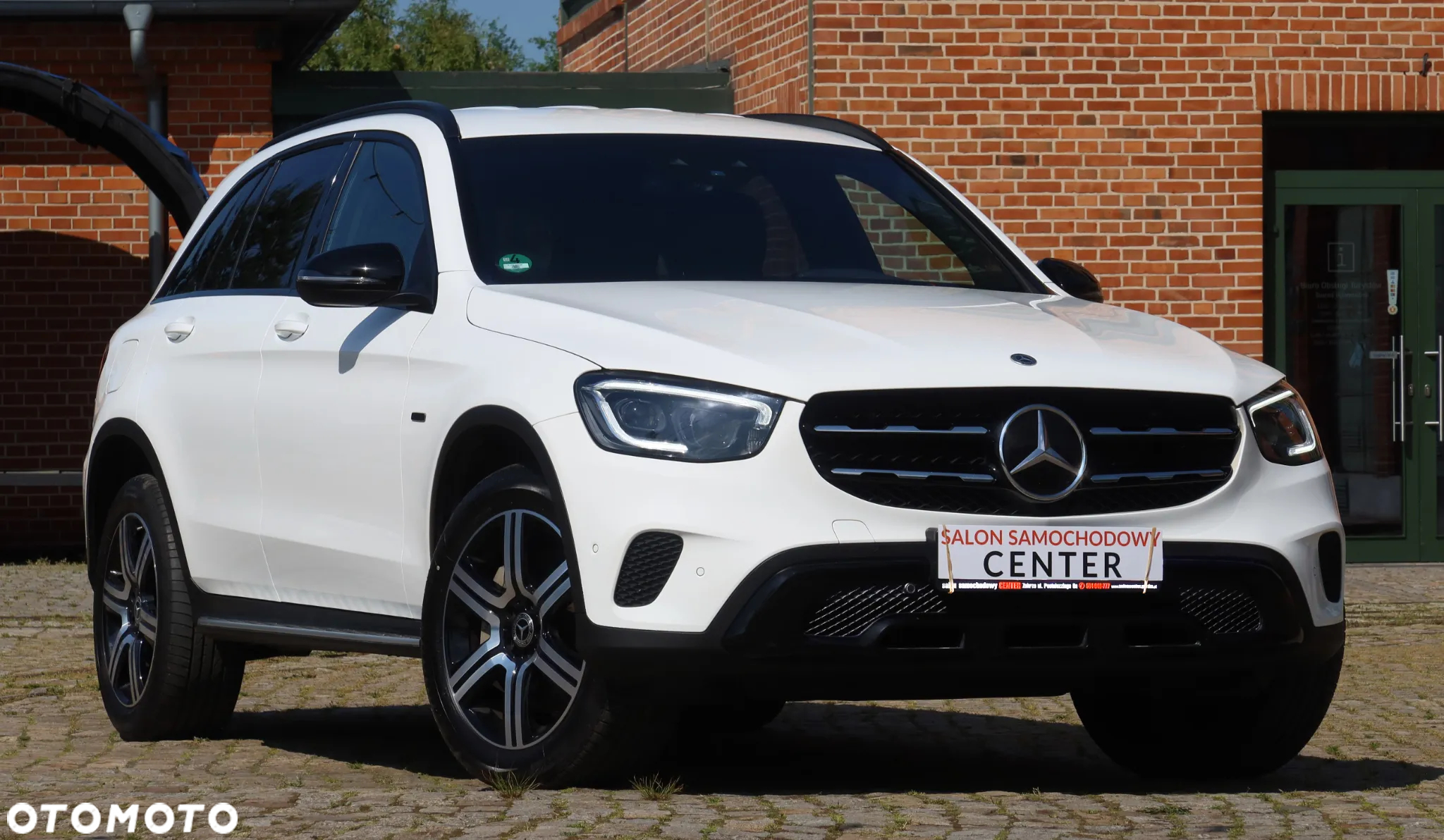 Mercedes-Benz GLC 300 e 4Matic 9G-TRONIC Exclusive - 3