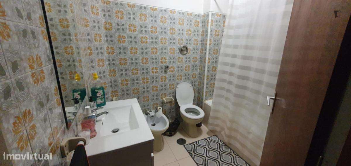 Quarto - localizado em Guimaraes - Grande imagem: 3/9