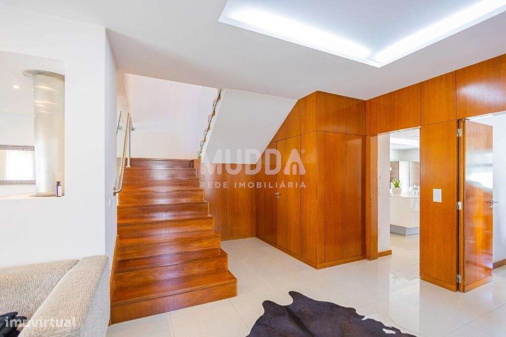 Excelente moradia geminada T4 em Santa Maria da Feira-11