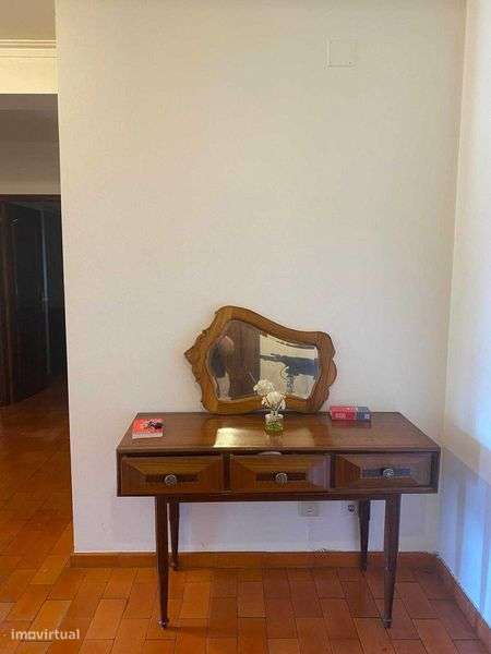 T2 Remodelado T3 na Marinha Grande com Garagem – Disponível em Maio - Grande imagem: 4/12