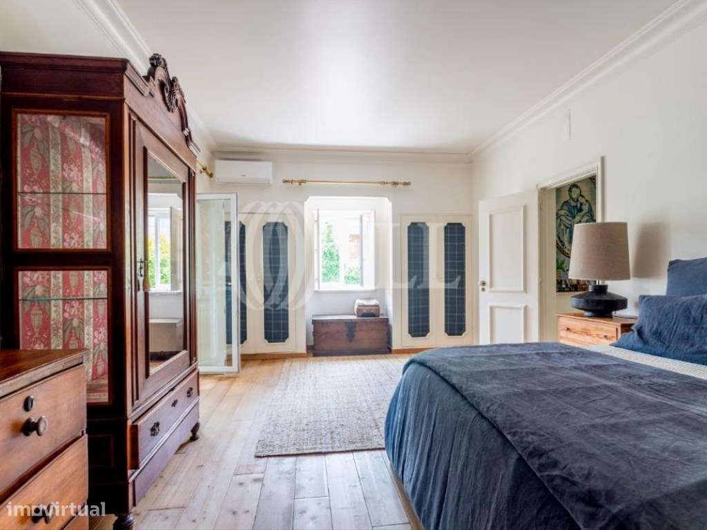 Moradia T6 com jardim e piscina no Estoril em Cascais-16