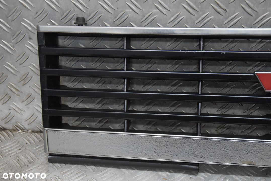 MITSUBISHI PAJERO I GRILL ATRAPA - 2